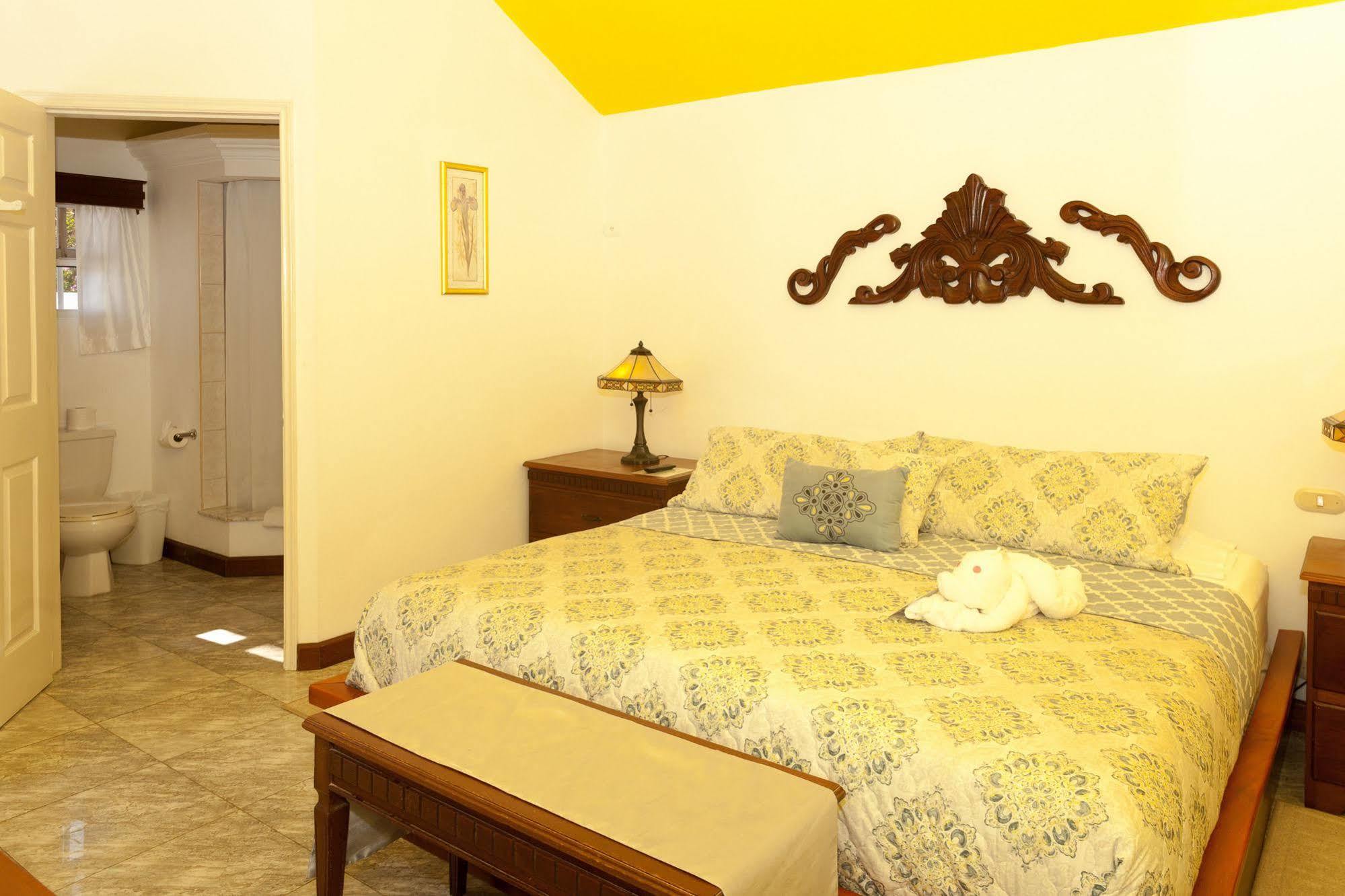 Villa Boscardi Belize City Buitenkant foto
